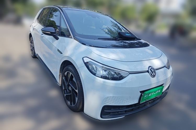 Used Volkswagen ID.3 2024 Outstanding Edition Front Right 45 Deg