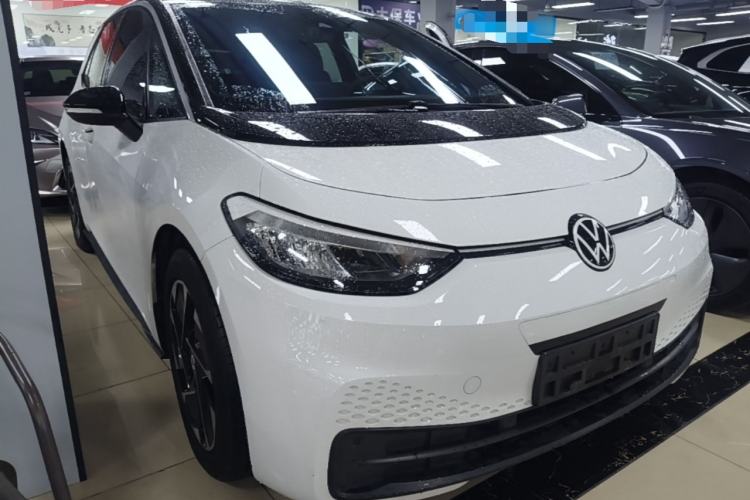 Used Volkswagen ID.3 2024 Pure & Smart Edition Front Right 45 Deg