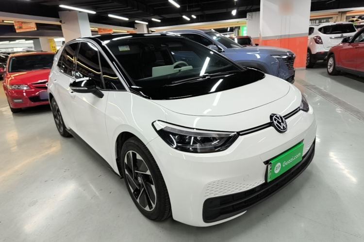 Used Volkswagen ID.3 2024 Outstanding Edition Front Right 45 Deg