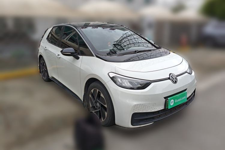 Used Volkswagen ID.3 2024 Outstanding Edition Front Right 45 Deg