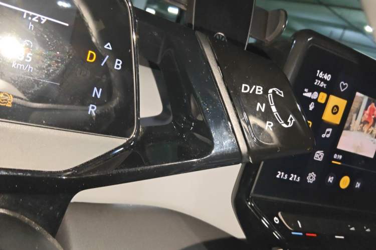 Used Volkswagen ID.3 2024 Outstanding Edition Gear Lever
