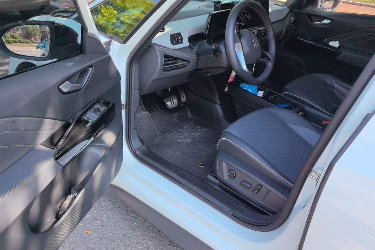 Used Volkswagen ID.3 2024 Outstanding Edition Interior 3
