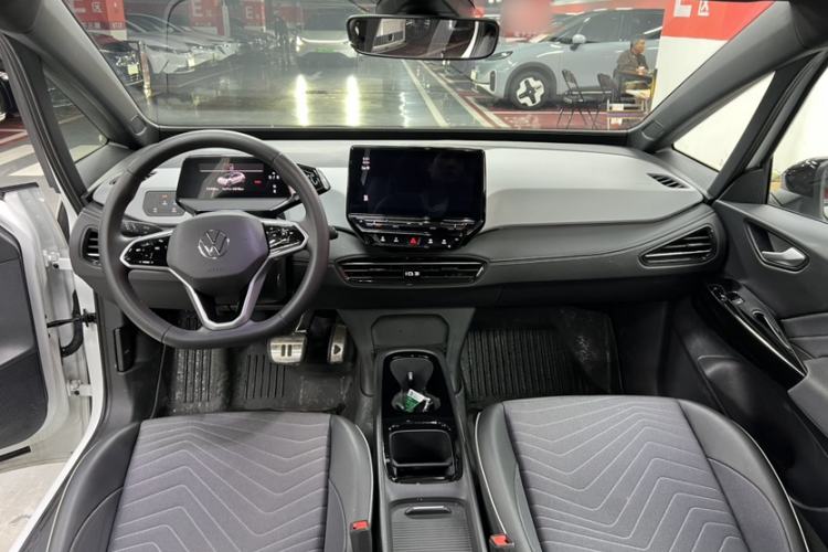 Used Volkswagen ID.3 2024 Outstanding Edition Interior 4