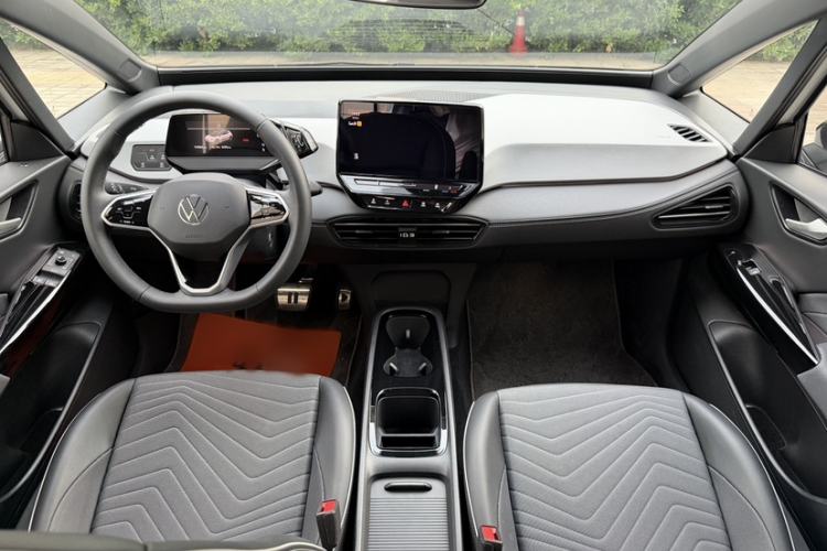Used Volkswagen ID.3 2024 Outstanding Edition Interior 4