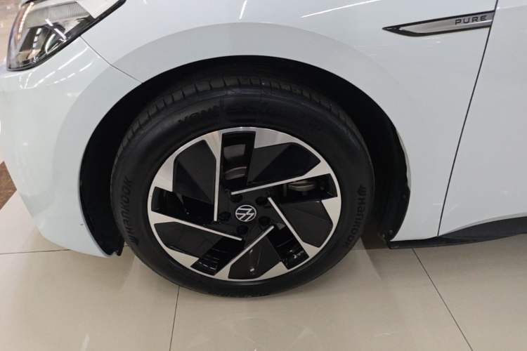Used Volkswagen ID.3 2024 Outstanding Edition Left Front Wheel Hub