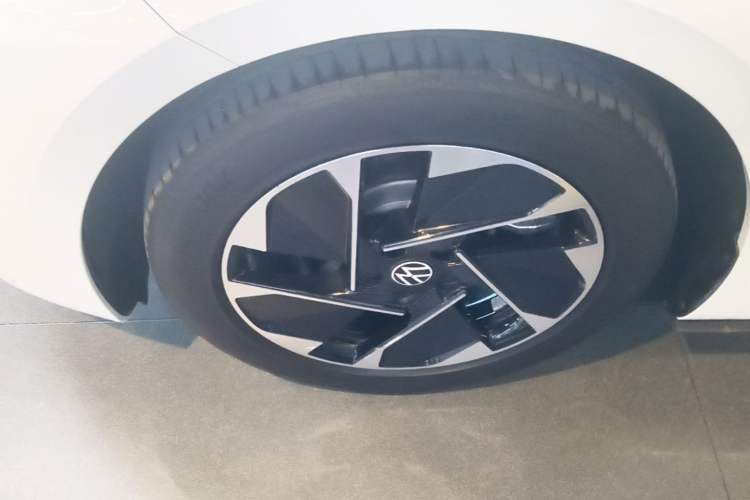 Used Volkswagen ID.3 2024 Pure & Smart Edition Left Front Wheel Hub