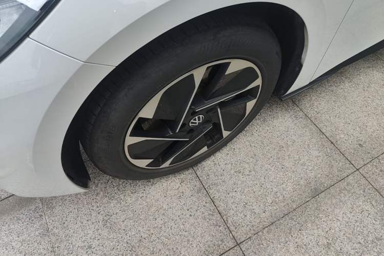 Used Volkswagen ID.3 2024 Pure & Smart Edition Left Front Wheel Hub