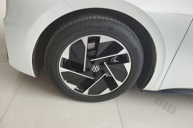 Used Volkswagen ID.3 2024 Outstanding Edition Left Front Wheel Hub