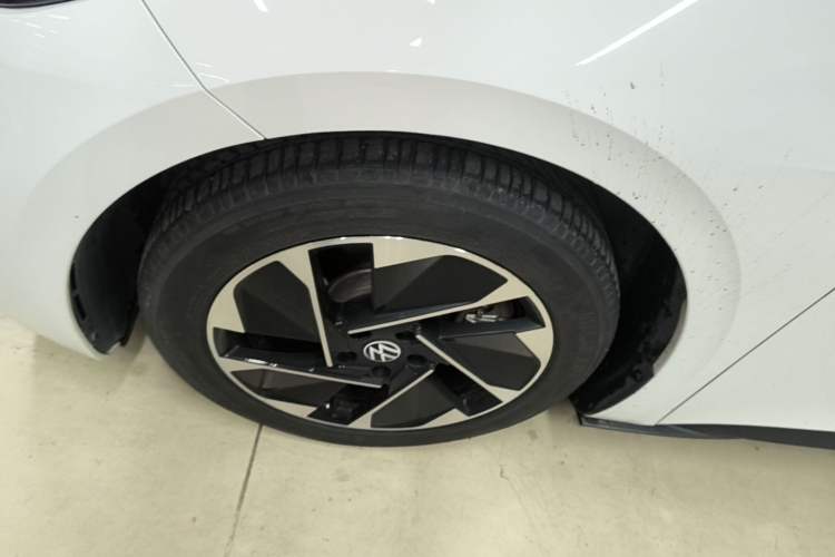 Used Volkswagen ID.3 2024 Outstanding Edition Left Front Wheel Hub