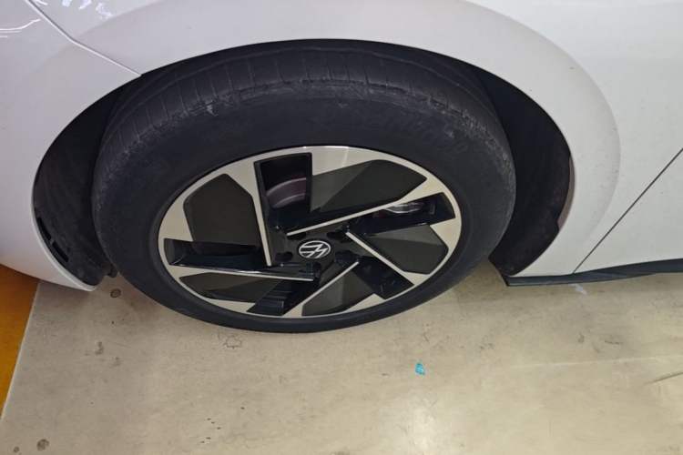 Used Volkswagen ID.3 2024 Pure & Smart Edition Left Front Wheel Hub