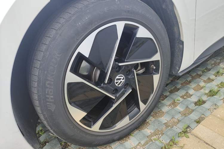 Used Volkswagen ID.3 2024 Pure & Smart Edition Left Front Wheel Hub