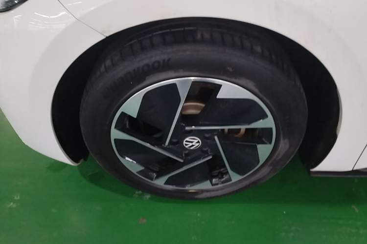 Used Volkswagen ID.3 2024 Pure & Smart Edition Left Front Wheel Hub
