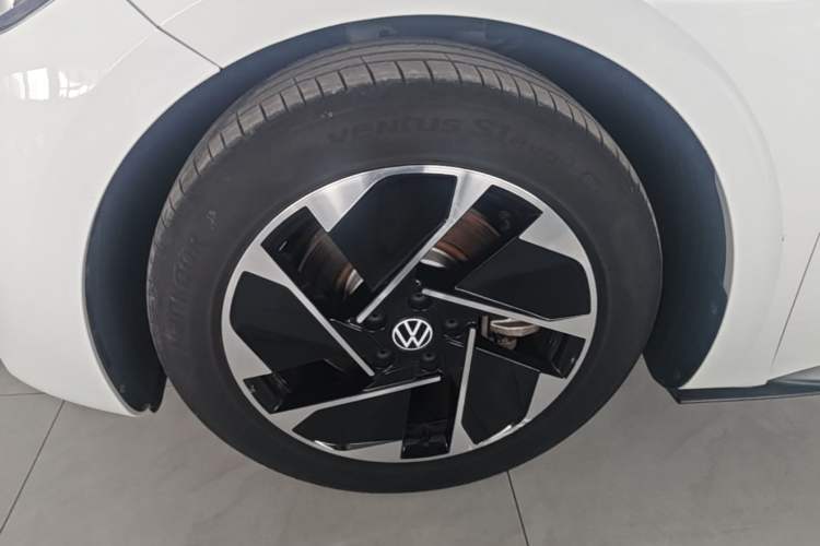Used Volkswagen ID.3 2024 Pure & Smart Edition Left Front Wheel Hub