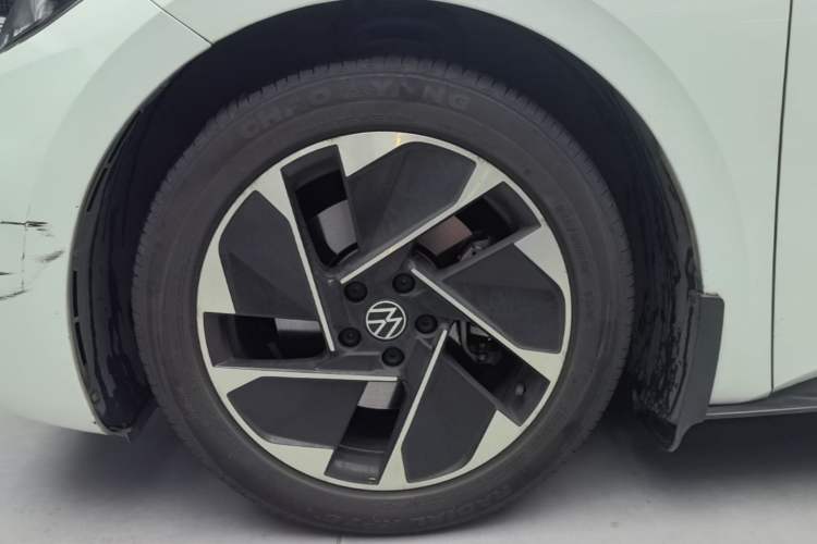 Used Volkswagen ID.3 2024 Outstanding Edition Left Front Wheel Hub