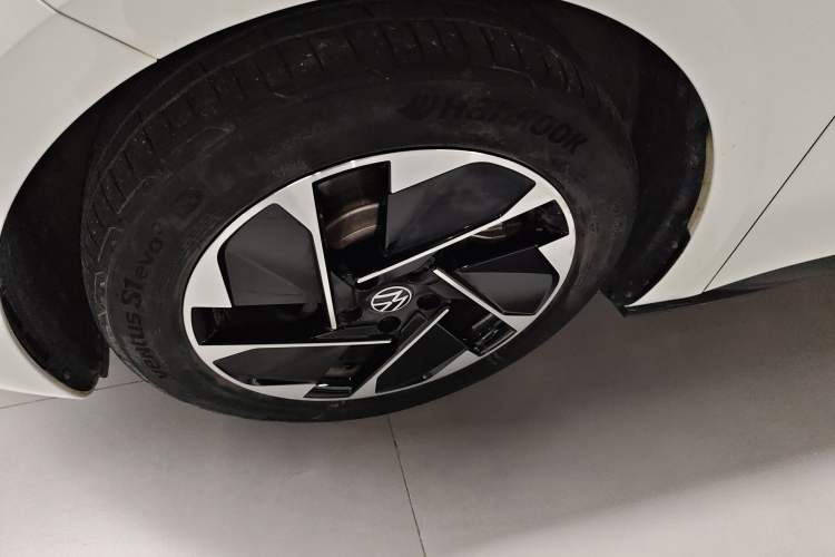 Used Volkswagen ID.3 2024 Pure & Smart Edition Left Front Wheel Hub