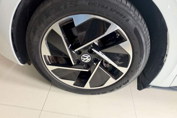Used Volkswagen ID.3 2024 Pure & Smart Edition Left Front Wheel Hub