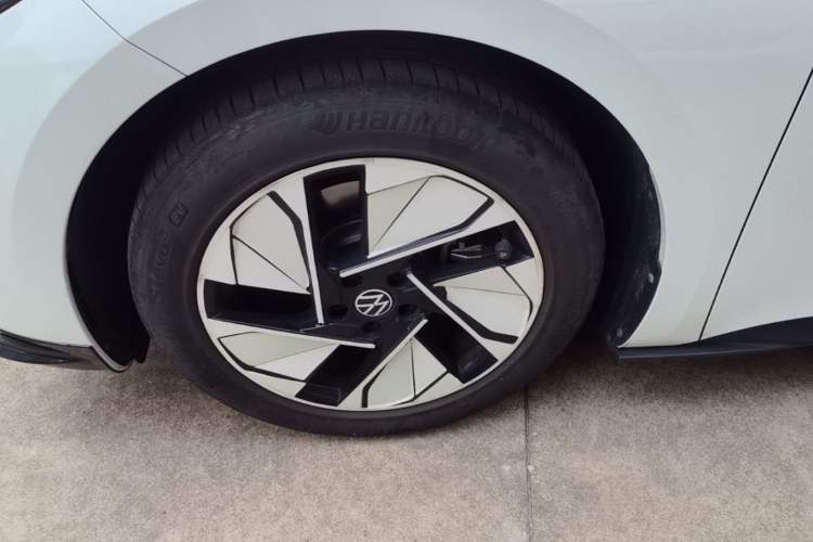 Used Volkswagen ID.3 2024 Outstanding Edition Left Front Wheel Hub