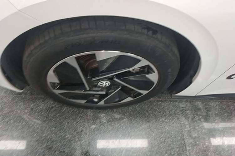 Used Volkswagen ID.3 2024 Pure & Smart Edition Left Front Wheel Hub
