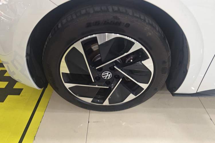 Used Volkswagen ID.3 2024 Outstanding Edition Left Front Wheel Hub