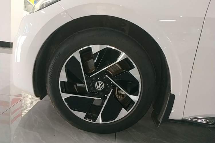 Used Volkswagen ID.3 2024 Pure & Smart Edition Left Front Wheel Hub