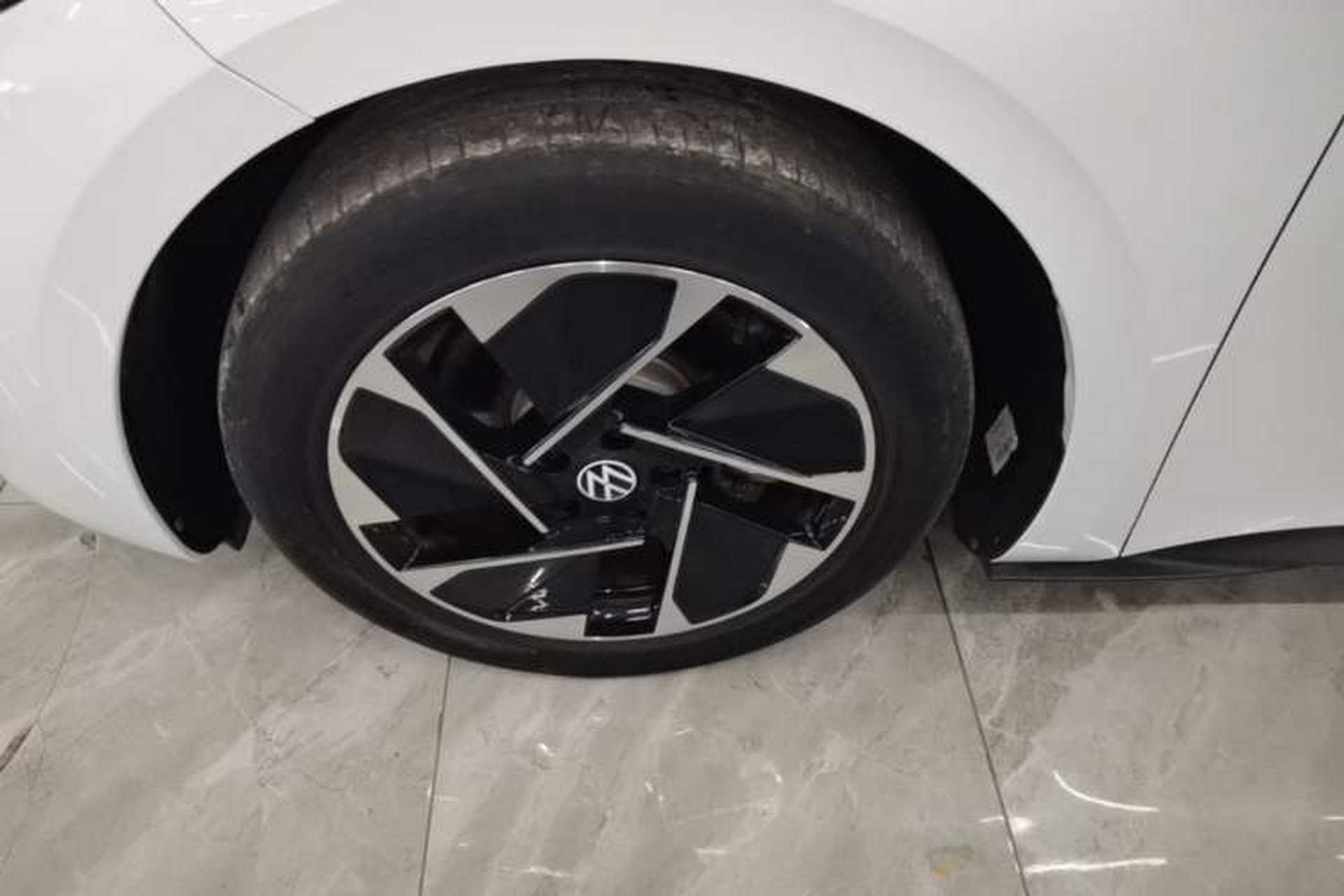 Used Volkswagen ID.3 2024 Pure & Smart Edition Left Front Wheel Hub