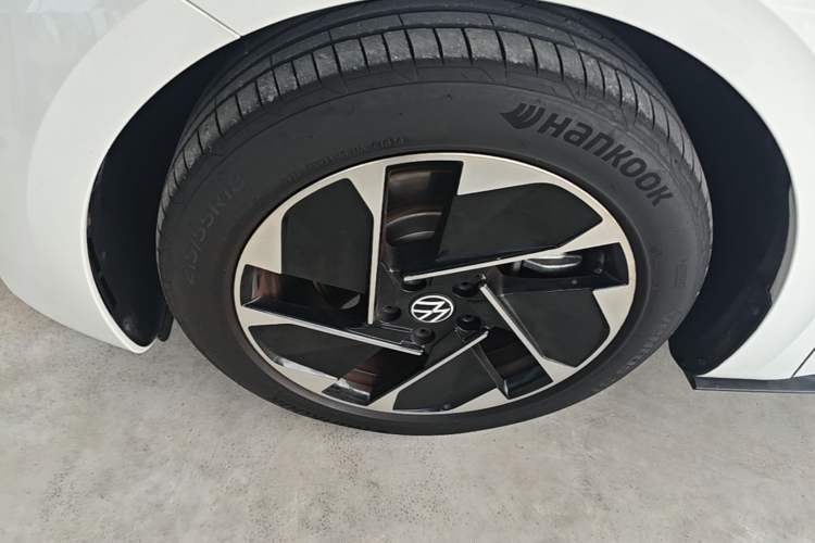 Used Volkswagen ID.3 2024 Outstanding Edition Left Front Wheel Hub