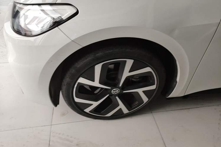 Used Volkswagen ID.3 2024 Pure & Smart Edition Left Front Wheel Hub