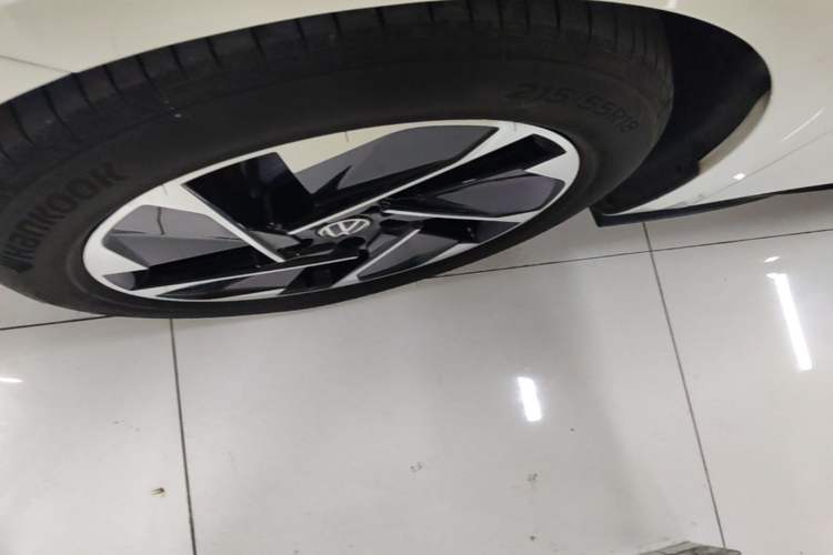 Used Volkswagen ID.3 2024 Outstanding Edition Left Front Wheel Hub
