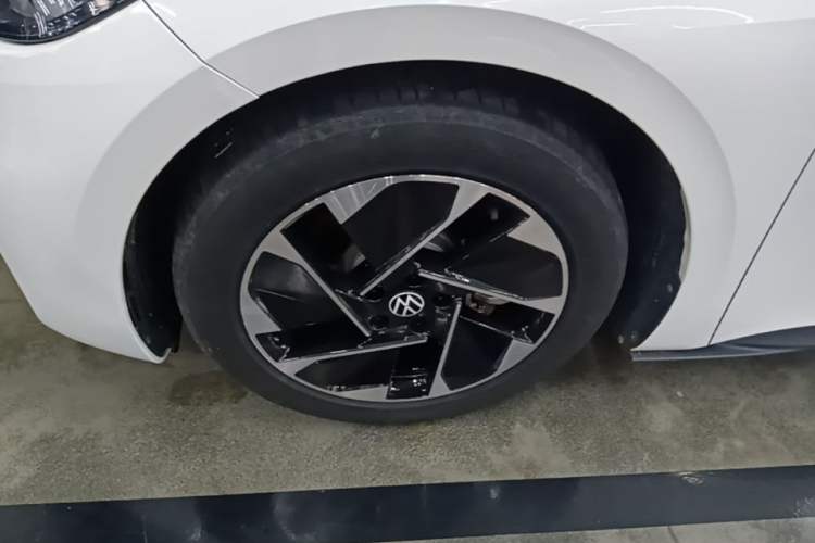 Used Volkswagen ID.3 2024 Outstanding Edition Left Front Wheel Hub