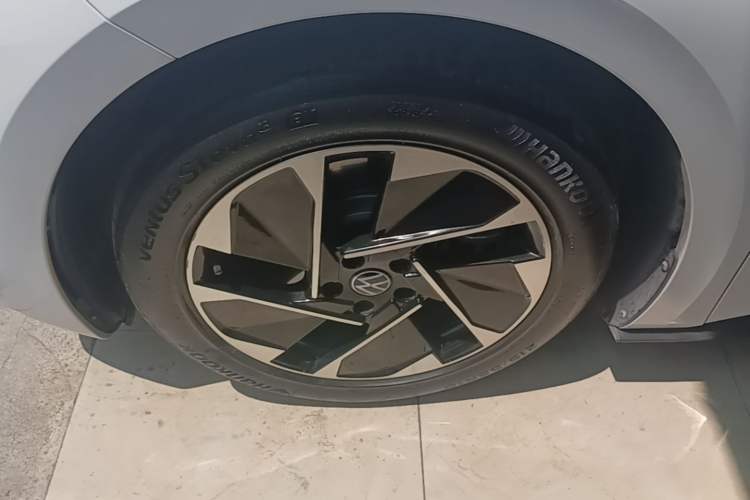 Used Volkswagen ID.3 2024 Outstanding Edition Left Front Wheel Hub