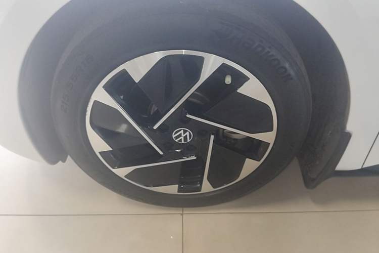 Used Volkswagen ID.3 2024 Pure & Smart Edition Left Front Wheel Hub