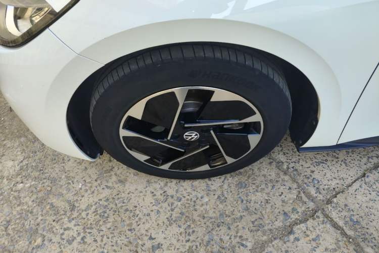 Used Volkswagen ID.3 2024 Pure & Smart Edition Left Front Wheel Hub