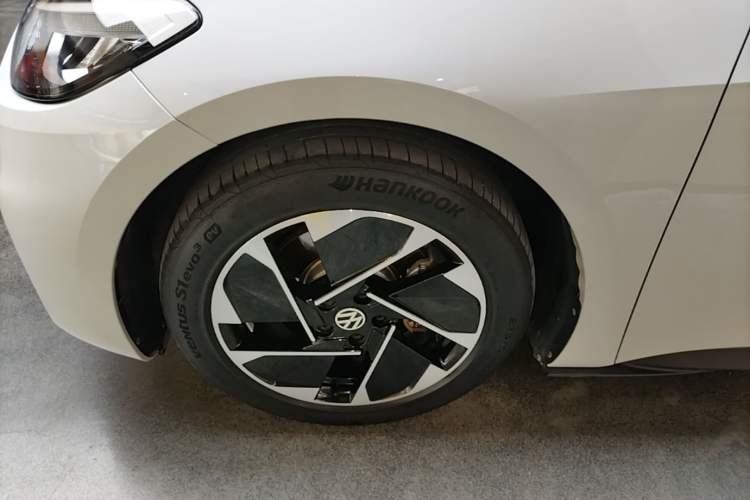 Used Volkswagen ID.3 2024 Pure & Smart Edition Left Front Wheel Hub