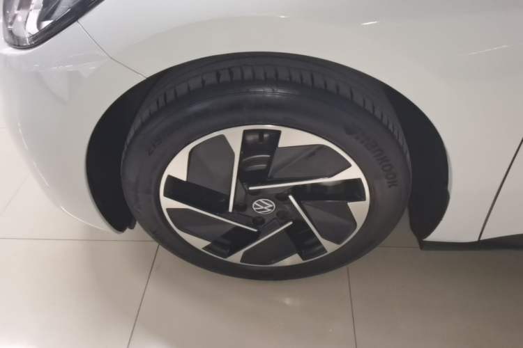 Used Volkswagen ID.3 2024 Pure & Smart Edition Left Front Wheel Hub