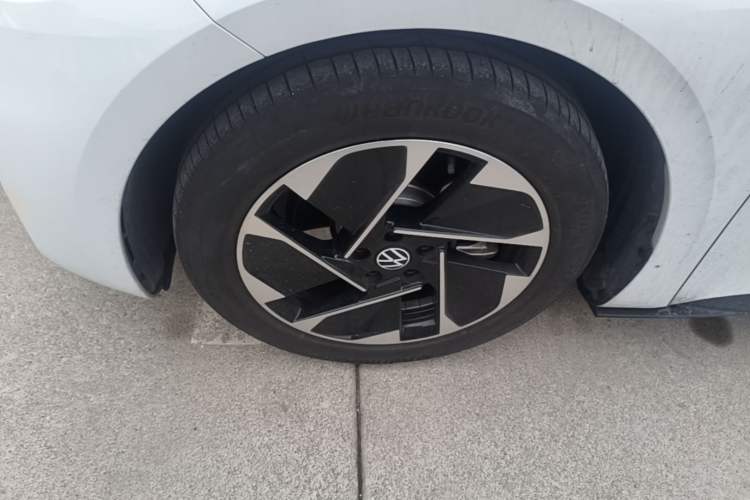 Used Volkswagen ID.3 2024 Pure & Smart Edition Left Front Wheel Hub