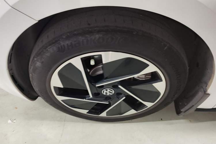 Used Volkswagen ID.3 2024 Pure & Smart Edition Left Front Wheel Hub