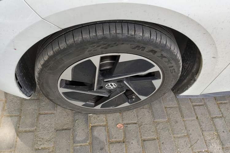 Used Volkswagen ID.3 2024 Outstanding Edition Left Front Wheel Hub
