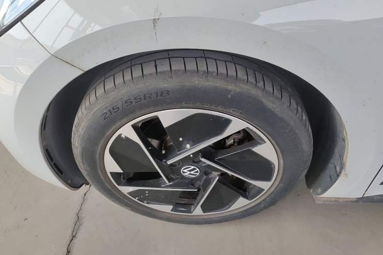 Used Volkswagen ID.3 2024 Outstanding Edition Left Front Wheel Hub