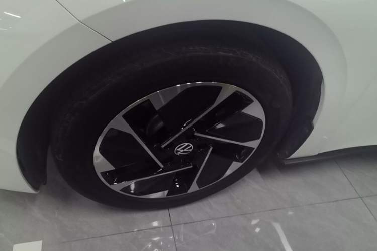 Used Volkswagen ID.3 2024 Pure & Smart Edition Left Front Wheel Hub