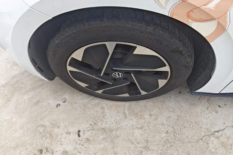 Used Volkswagen ID.3 2024 Outstanding Edition Left Front Wheel Hub
