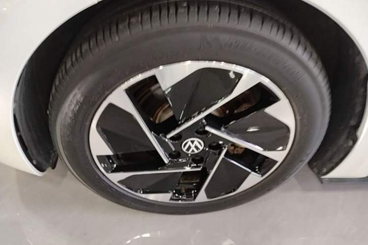 Used Volkswagen ID.3 2024 Outstanding Edition Left Front Wheel Hub