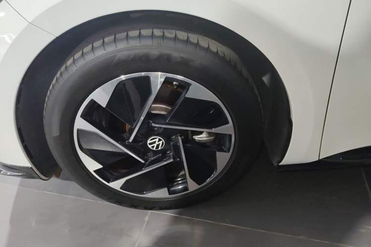 Used Volkswagen ID.3 2024 Pure & Smart Edition Left Front Wheel Hub