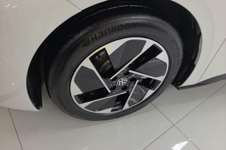 Used Volkswagen ID.3 2024 Outstanding Edition Left Front Wheel Hub