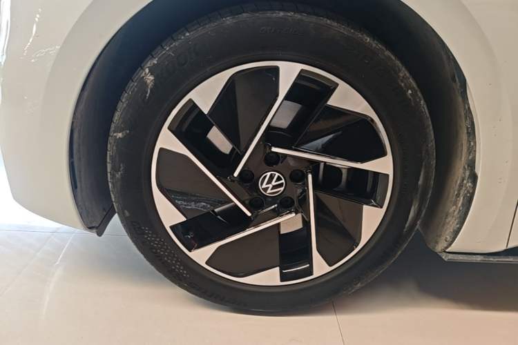 Used Volkswagen ID.3 2024 Pure & Smart Edition Left Front Wheel Hub