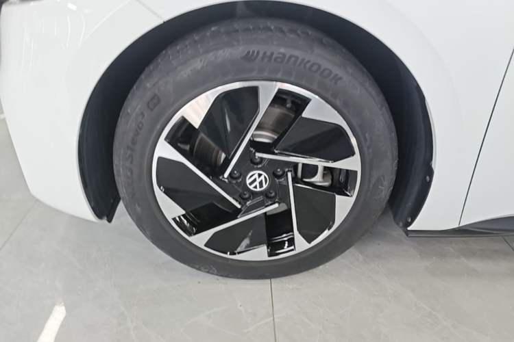Used Volkswagen ID.3 2024 Outstanding Edition Left Front Wheel Hub
