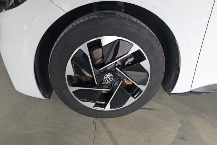 Used Volkswagen ID.3 2024 Pure & Smart Edition Left Front Wheel Hub
