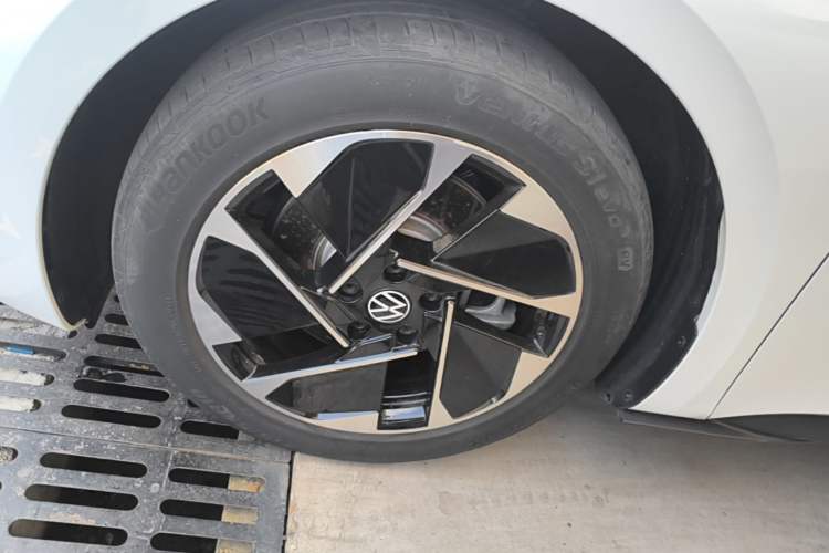Used Volkswagen ID.3 2024 Outstanding Edition Left Front Wheel Hub