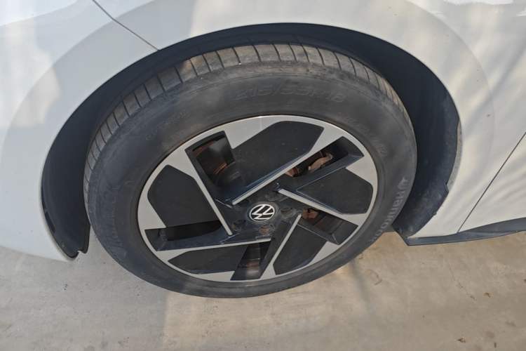 Used Volkswagen ID.3 2024 Pure & Smart Edition Left Front Wheel Hub