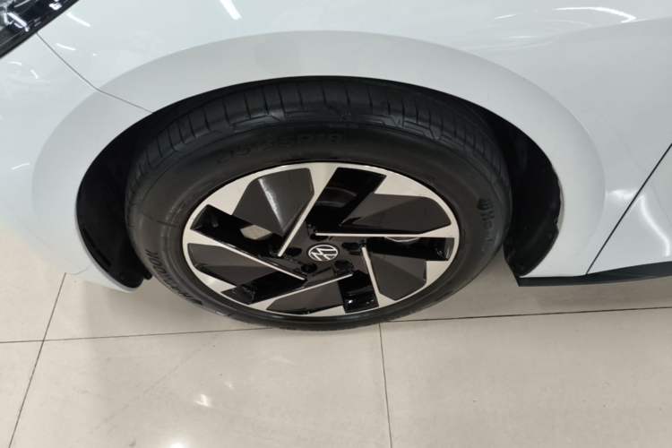 Used Volkswagen ID.3 2024 Outstanding Edition Left Front Wheel Hub