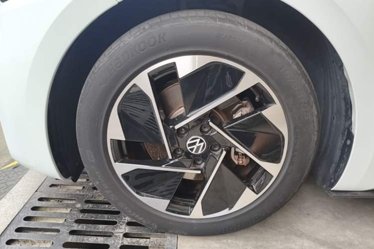 Used Volkswagen ID.3 2024 Intelligent Edition Left Front Wheel Hub